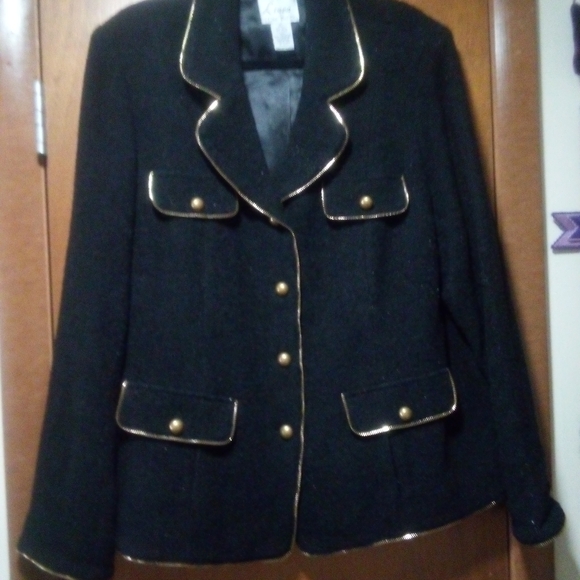 Woman Jacket - Picture 11 of 11